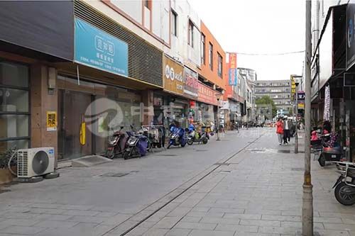 門面房可以住人嗎