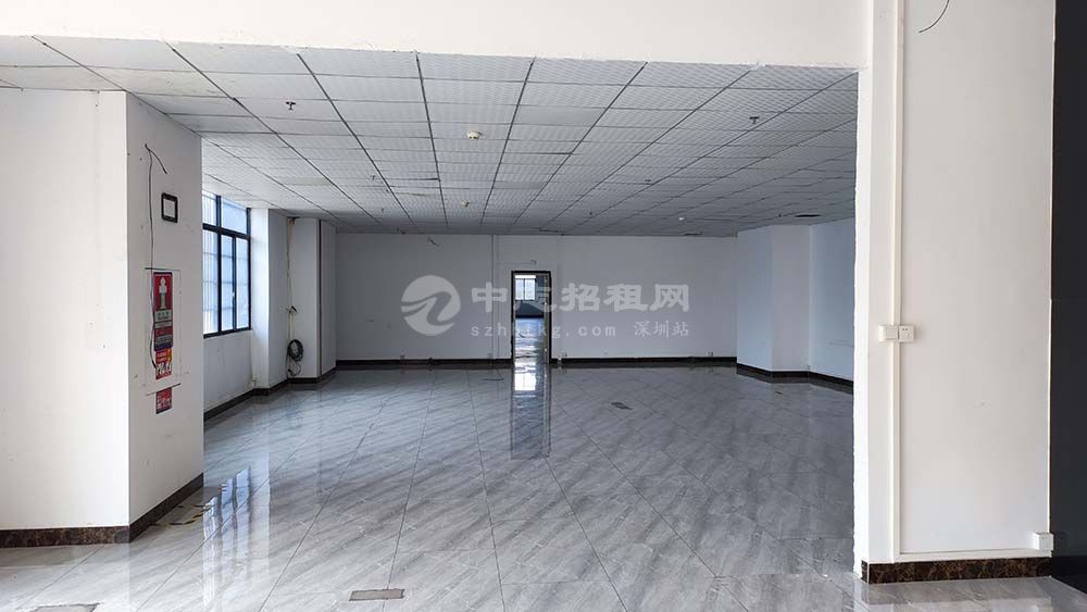 公明上村3200平方一樓廠房出租