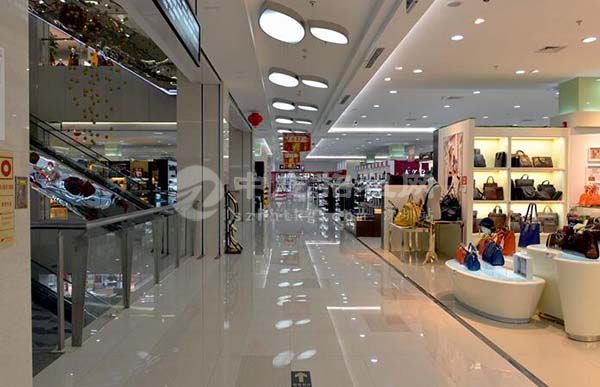 百貨商場(chǎng)商鋪是什么意思